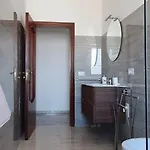 Apartament Angela's Apartment. Elegant Two Bedroom House In *