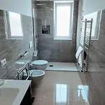 Angela's Apartment. Elegant Two Bedroom House In