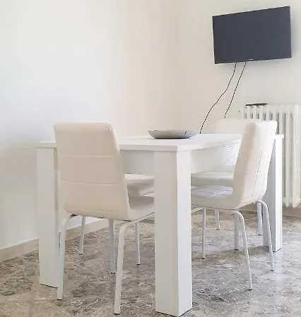 Angela's Apartment. Elegant Two Bedroom House In アパート Irsina
