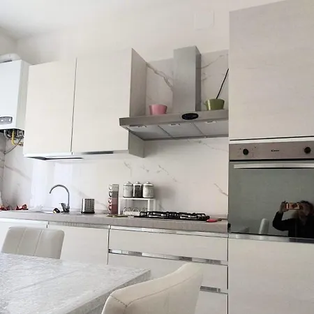 Angela's Apartment. Elegant Two Bedroom House In Irsina