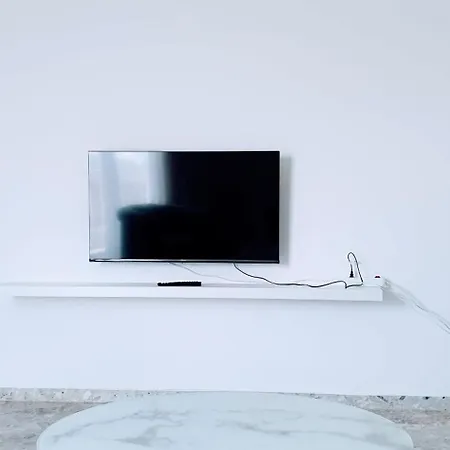 アパート Angela's Apartment. Elegant Two Bedroom House In *