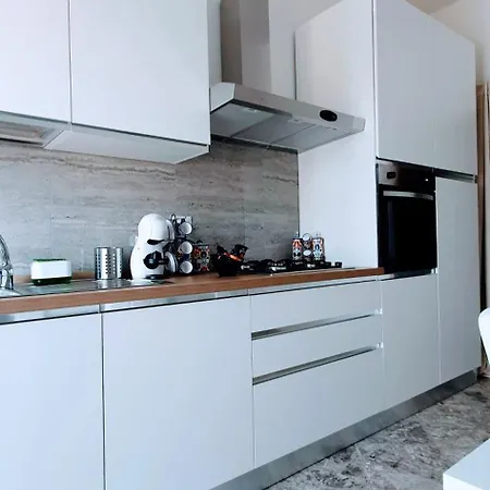 Angela's Apartment. Elegant Two Bedroom House In アパート Irsina