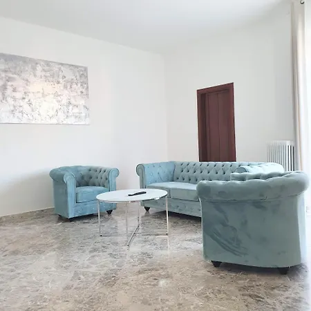 Apartament Angela's Apartment. Elegant Two Bedroom House In