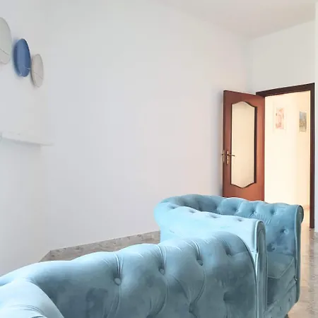 Apartament Angela's Apartment. Elegant Two Bedroom House In