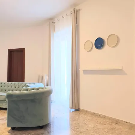 Angela's Apartment. Elegant Two Bedroom House In Apartament Irsina